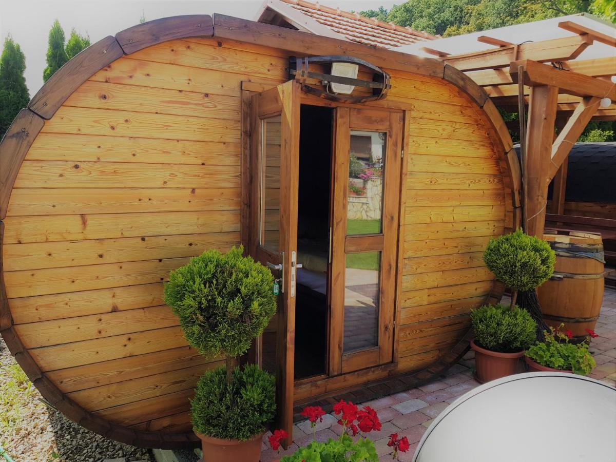Tokaj Zlata Putna - Restaurant & Pension Vinicky 외부 사진
